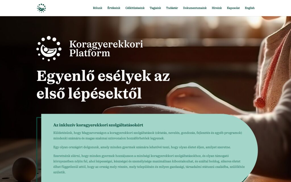 A(z) Koragyerekkori Platform oldala asztali nézetben